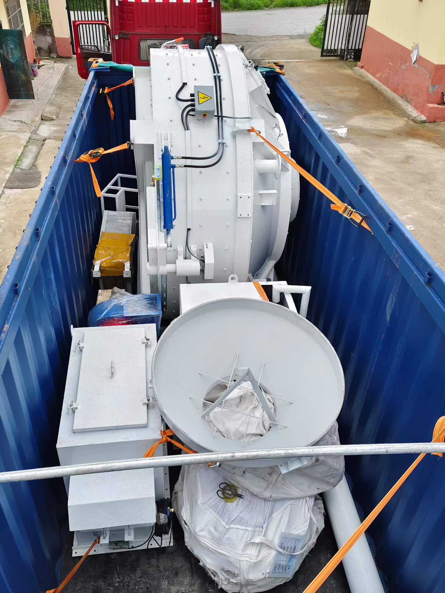 UHPC 搅拌站成套解决方案厂家选青岛迪泰自动化，一站式交钥匙工程、非标定制全品类 UHPC 搅拌设备